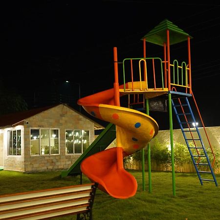 New Mouchak Hotel & Resorts Tajpur 外观 照片