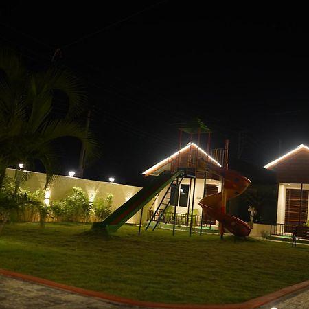 New Mouchak Hotel & Resorts Tajpur 外观 照片