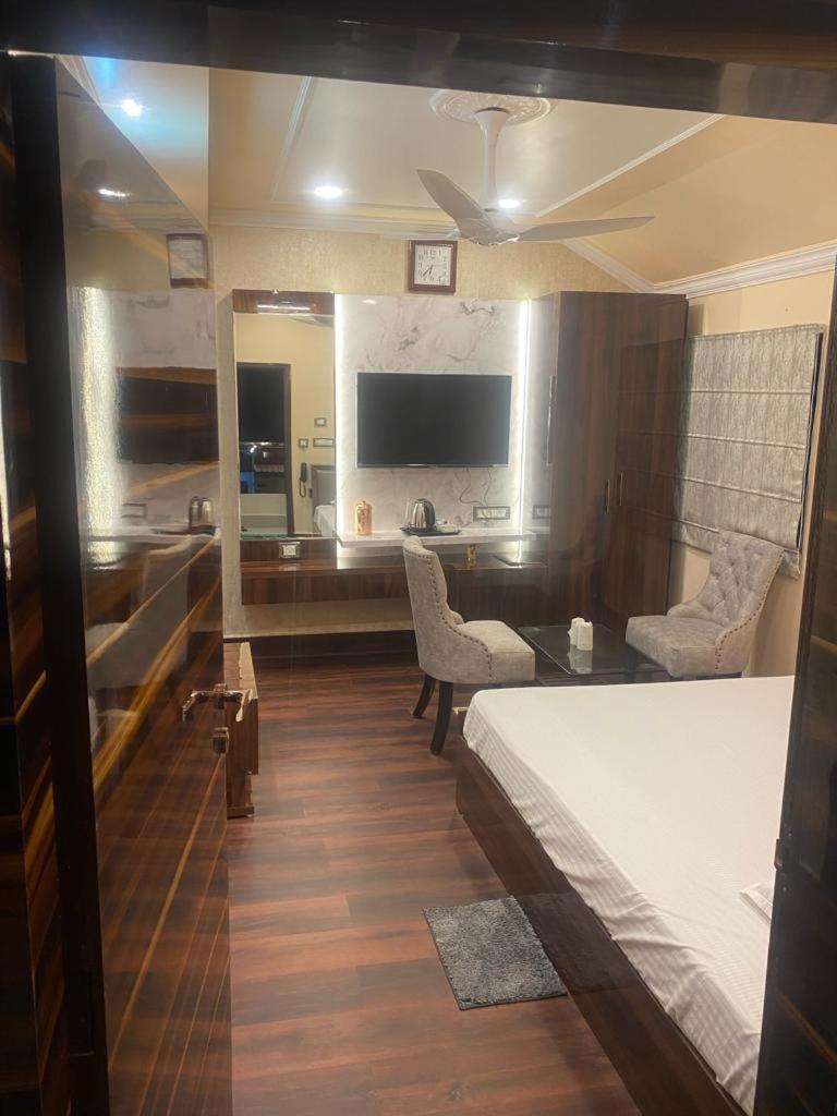 New Mouchak Hotel & Resorts Tajpur 外观 照片
